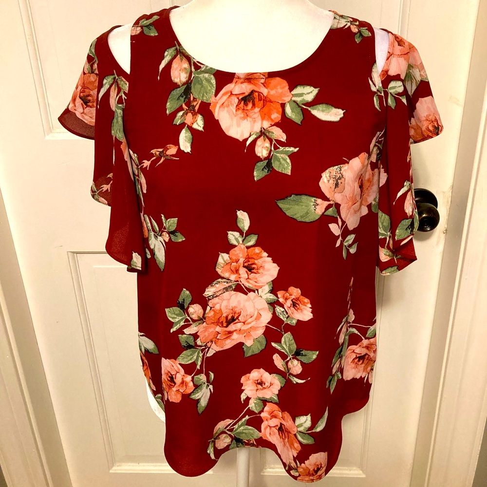 EUC Cold-Shoulder Top